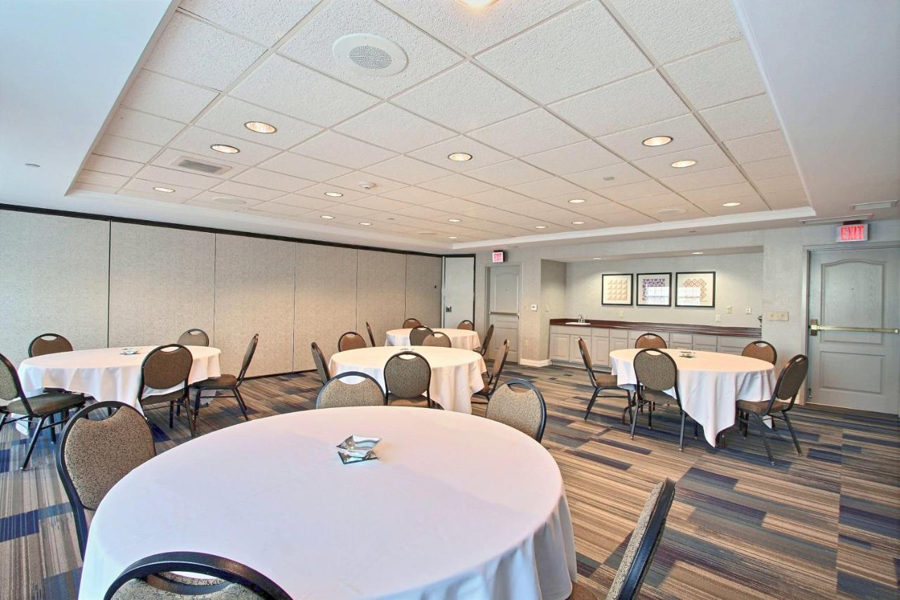 Holiday Inn Express Hotel & Suites Milwaukee Airport By Ihg Екстер'єр фото