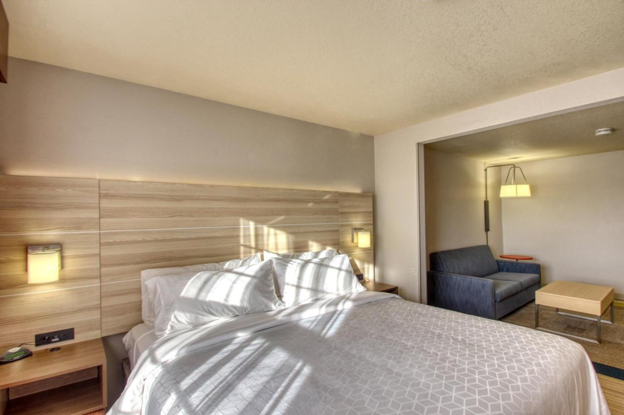Holiday Inn Express Hotel & Suites Milwaukee Airport By Ihg Екстер'єр фото